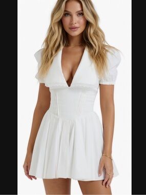 House of CB ‘PIERA’ White Pleated Mini Dress/ Medium US6-8 $239